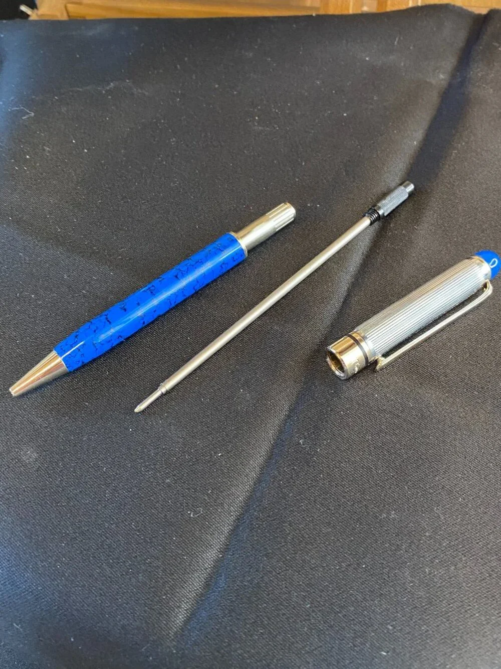 Pierre Cardin Designer Marbled Blue and Silvertone Pen w/ 4 Refills